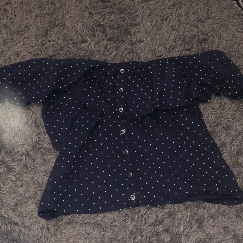 Of the shoulder cropped shirt